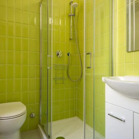 Funky 3br Flat, Scenic Tram To Colosseum 7 Stops Apartament