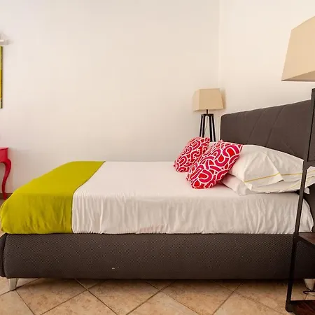 Design Ironico, 10 Minutes Termini, 20 Minutes Colosseum Apartment Rome
