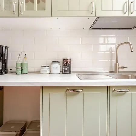 Funky 3br Flat, Scenic Tram To Colosseum 7 Stops * Rzym