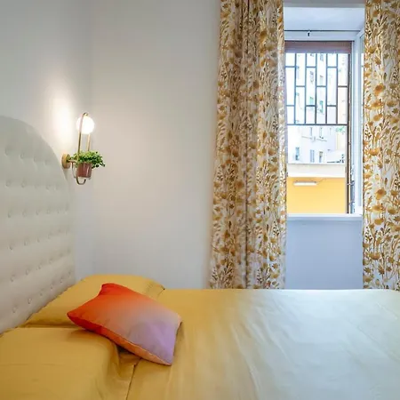 Design Ironico, 10 Minutes Termini, 20 Minutes Colosseum Apartment *