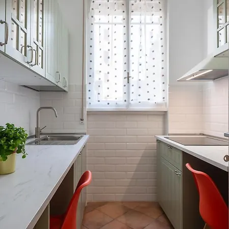 Funky 3br Flat, Scenic Tram To Colosseum 7 Stops Apartament Rzym