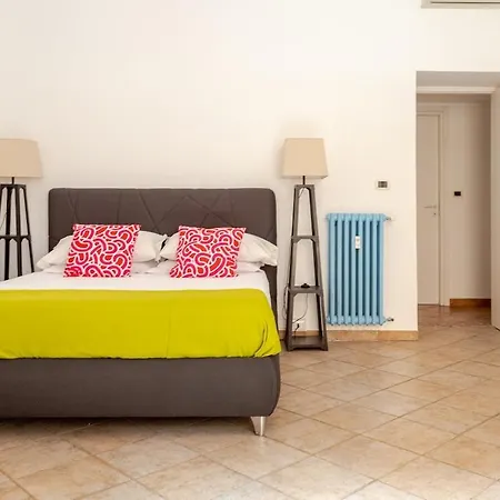 Funky 3br Flat, Scenic Tram To Colosseum 7 Stops Apartament