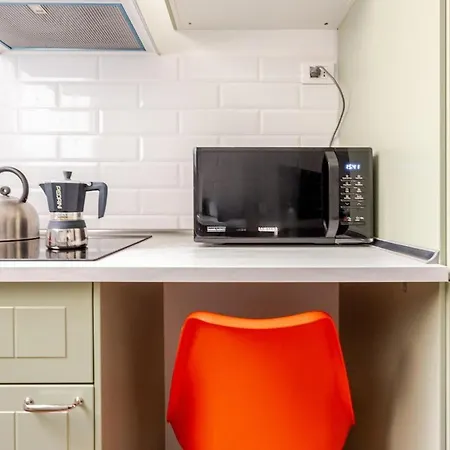 Design Ironico, 10 Minutes Termini, 20 Minutes Colosseum Apartment *