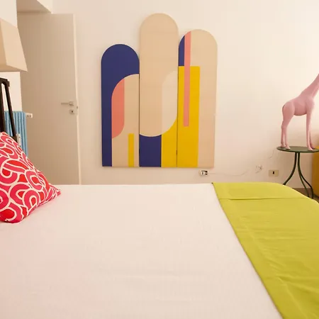 Funky 3br Flat, Scenic Tram To Colosseum 7 Stops Apartament *