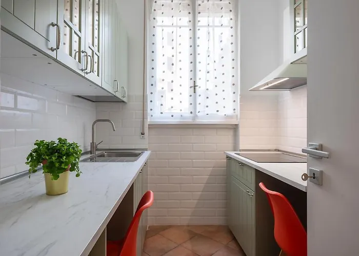 Funky 3br Flat, Scenic Tram To Colosseum 7 Stops Lägenhet Rom