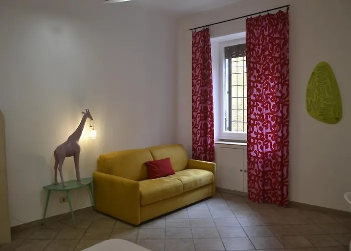 Funky 3br Flat, Scenic Tram To Colosseum 7 Stops Lägenhet *