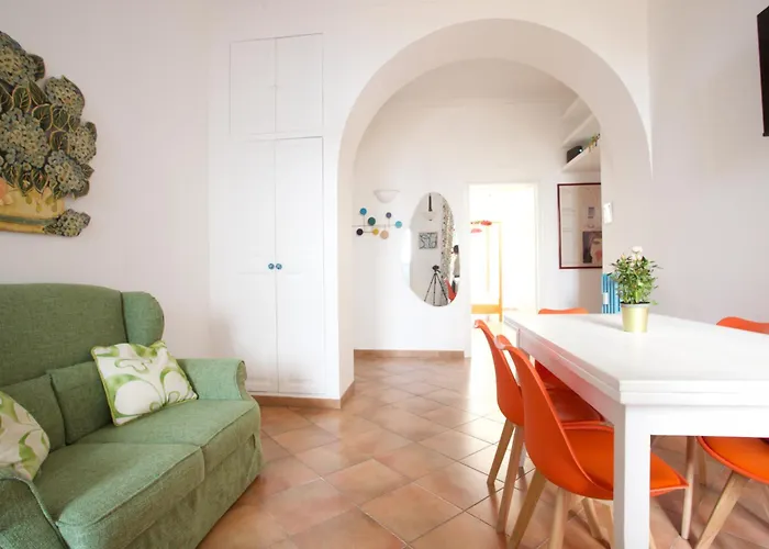 Lägenhet Funky 3br Flat, Scenic Tram To Colosseum 7 Stops *